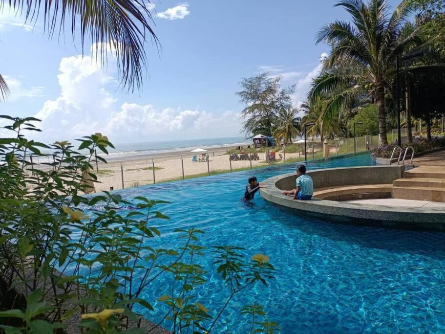Timurbay Seafront Residence By Ozzy Azizi Kuantan Dış mekan fotoğraf