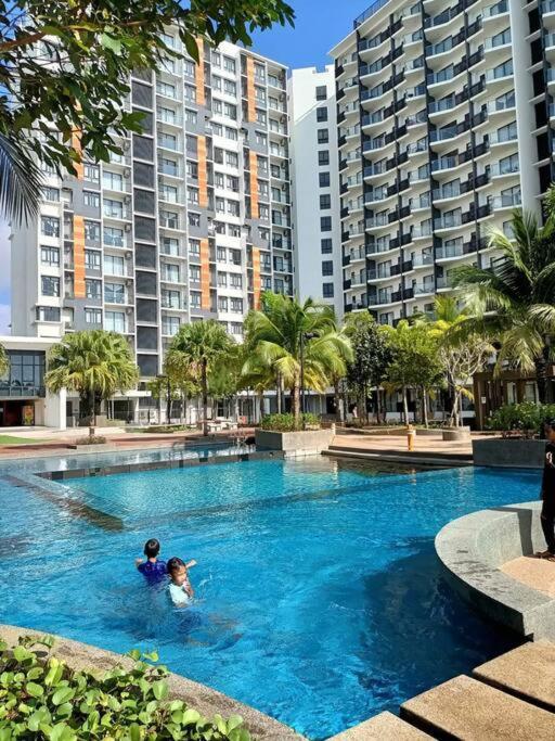 Timurbay Seafront Residence By Ozzy Azizi Kuantan Dış mekan fotoğraf