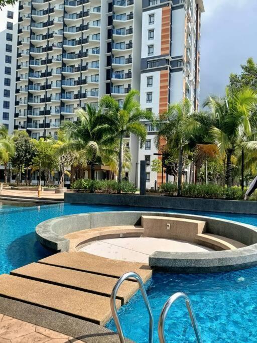 Timurbay Seafront Residence By Ozzy Azizi Kuantan Dış mekan fotoğraf